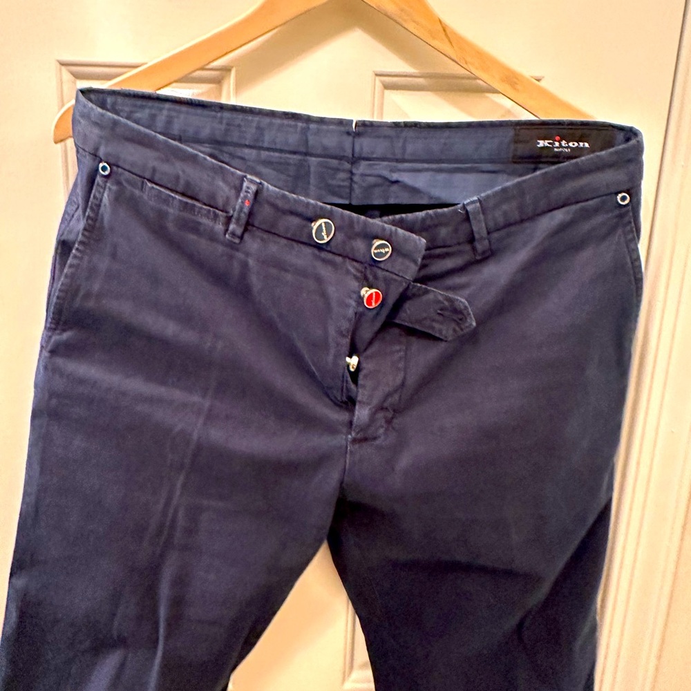 KITON
Men's Soft Lyocell-Cotton Twill Pants

Waist: 35
Length: 30
